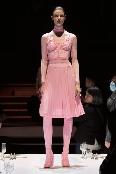Look 8